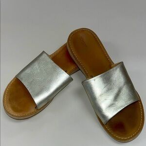 OluKai Gold Slide Sandals size 9 Nohie ‘Olu women’s / preowned
